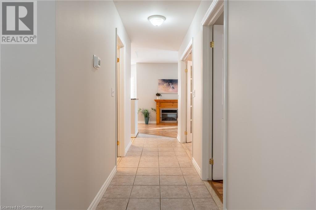 5188 Lakeshore Road Unit# 102, Burlington, Ontario  L7L 6P4 - Photo 7 - 40695032