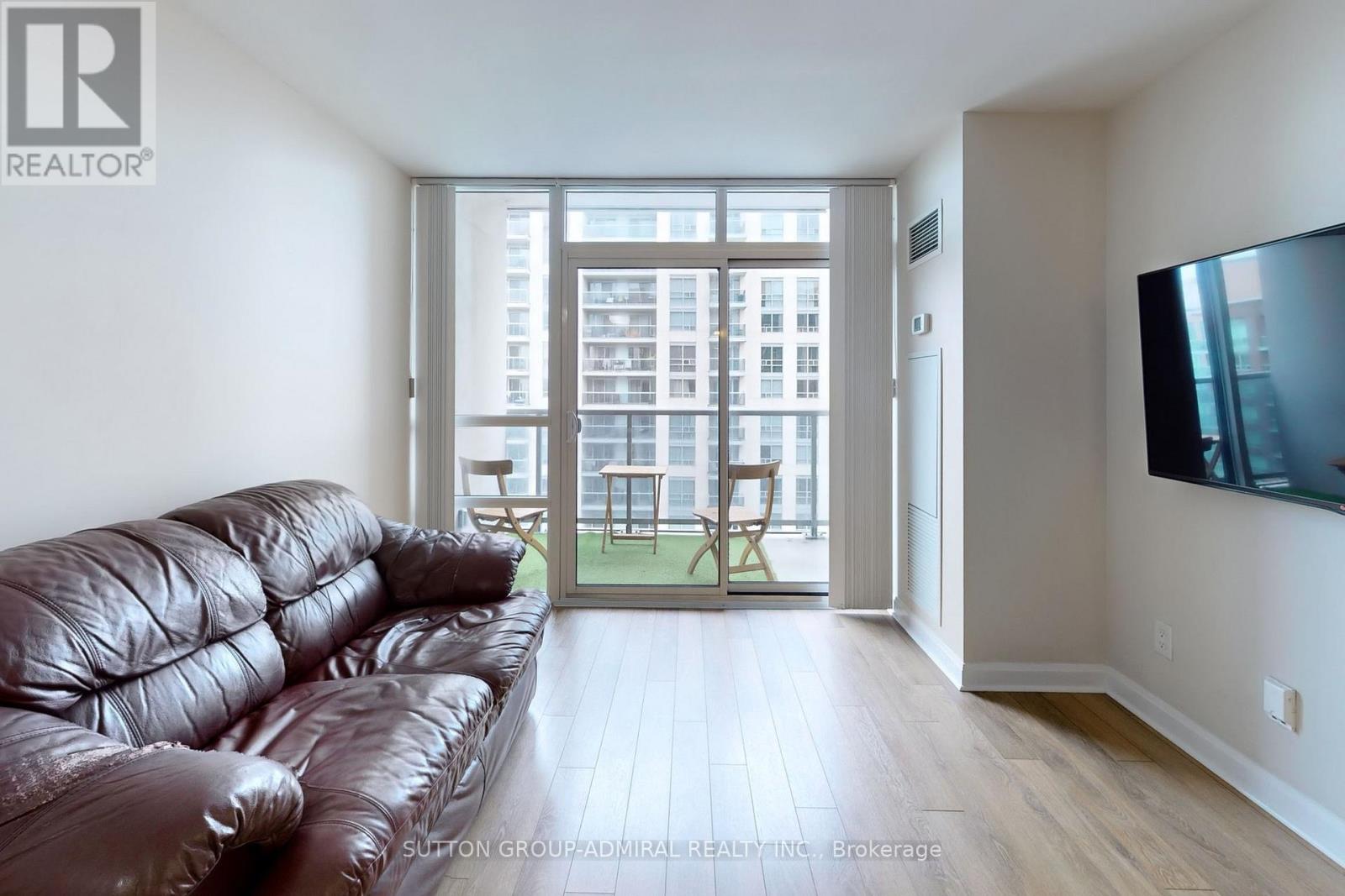 1713 - 1 Michael Power Place, Toronto, Ontario  M9A 0A1 - Photo 8 - W11949437