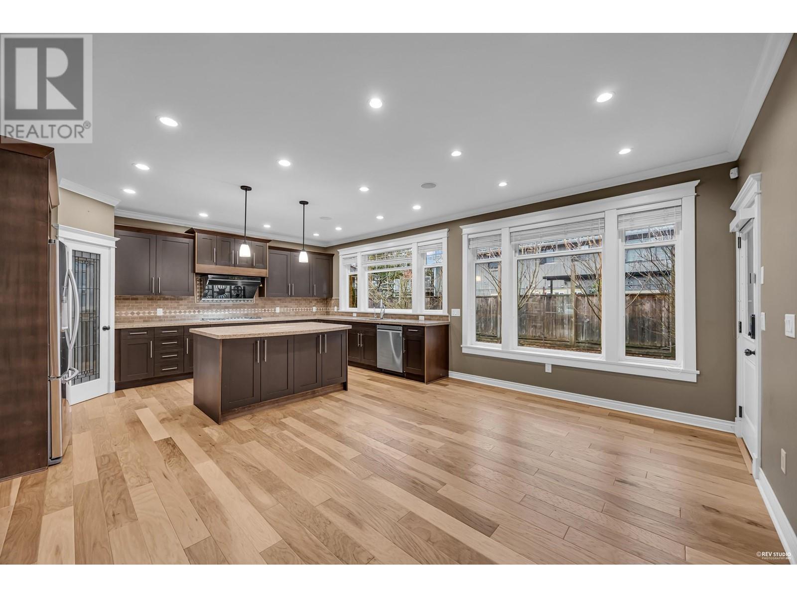 Property at 4945 DOGWOOD DRIVE image 4