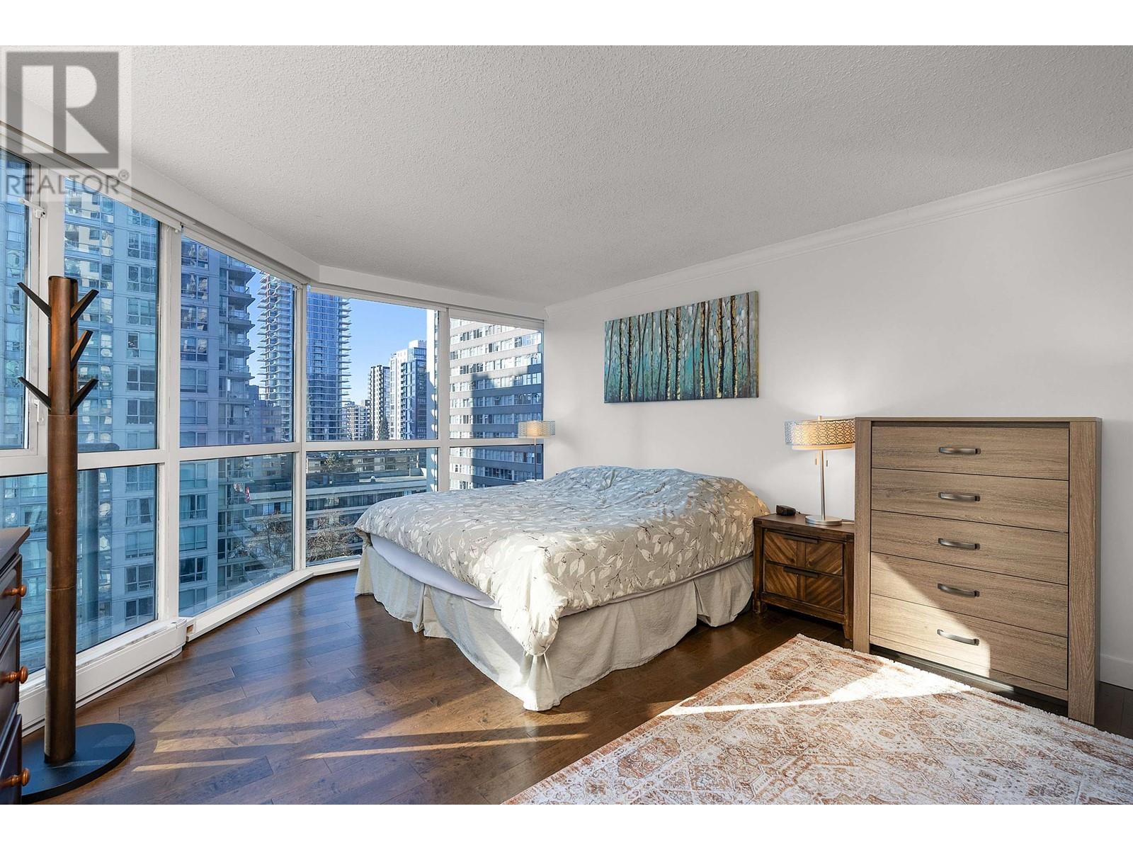 Listing Picture 30 of 37 : 1004 1415 W GEORGIA STREET, Vancouver / 溫哥華 - 魯藝地產 Yvonne Lu Group - MLS Medallion Club Member