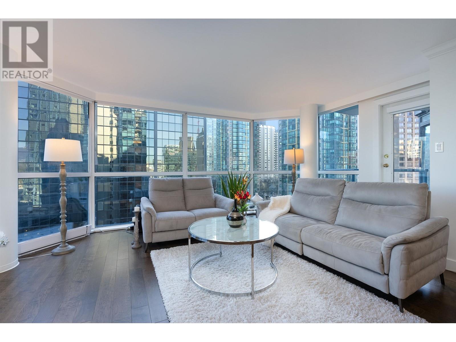 Listing Picture 5 of 37 : 1004 1415 W GEORGIA STREET, Vancouver / 溫哥華 - 魯藝地產 Yvonne Lu Group - MLS Medallion Club Member