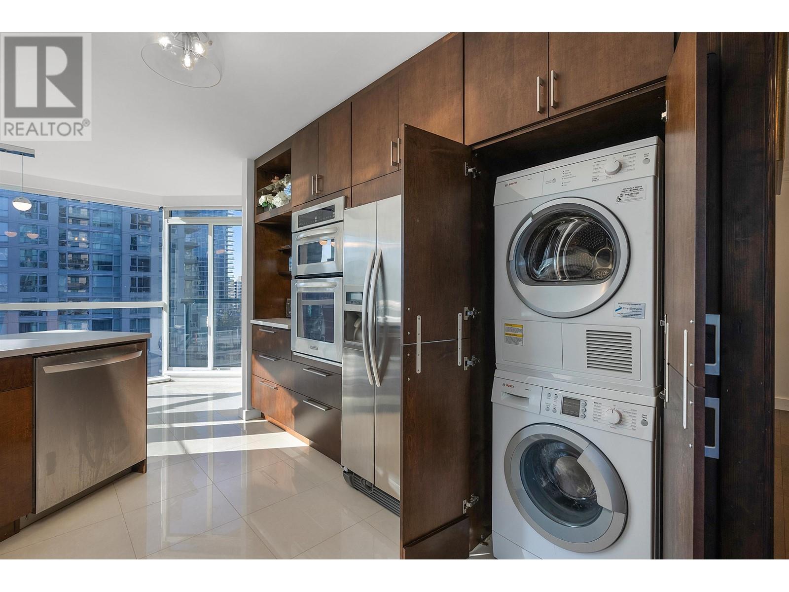 Listing Picture 16 of 37 : 1004 1415 W GEORGIA STREET, Vancouver / 溫哥華 - 魯藝地產 Yvonne Lu Group - MLS Medallion Club Member