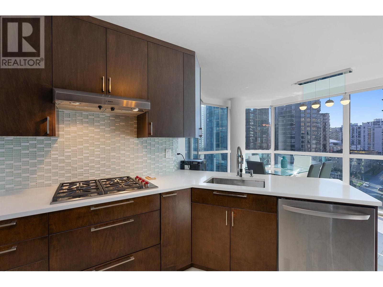 Listing Picture 19 of 37 : 1004 1415 W GEORGIA STREET, Vancouver / 溫哥華 - 魯藝地產 Yvonne Lu Group - MLS Medallion Club Member