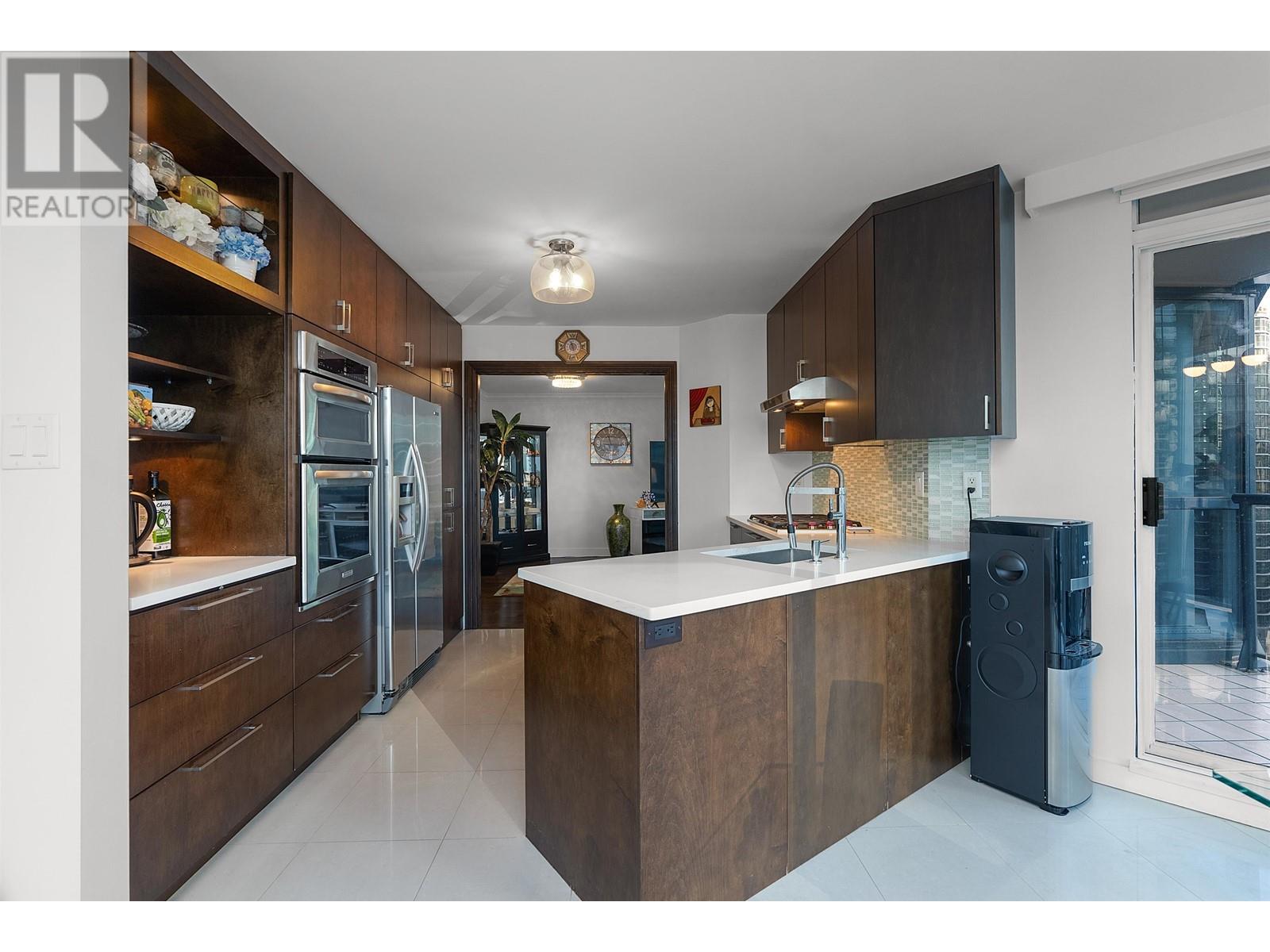 Listing Picture 24 of 37 : 1004 1415 W GEORGIA STREET, Vancouver / 溫哥華 - 魯藝地產 Yvonne Lu Group - MLS Medallion Club Member