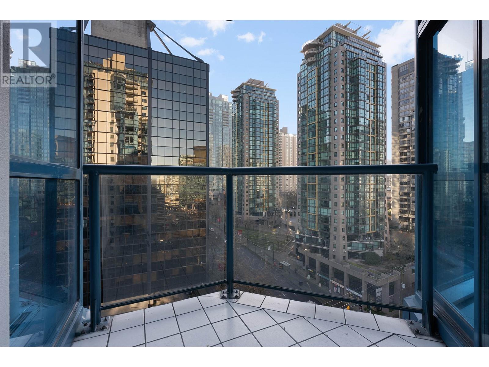 Listing Picture 11 of 37 : 1004 1415 W GEORGIA STREET, Vancouver / 溫哥華 - 魯藝地產 Yvonne Lu Group - MLS Medallion Club Member