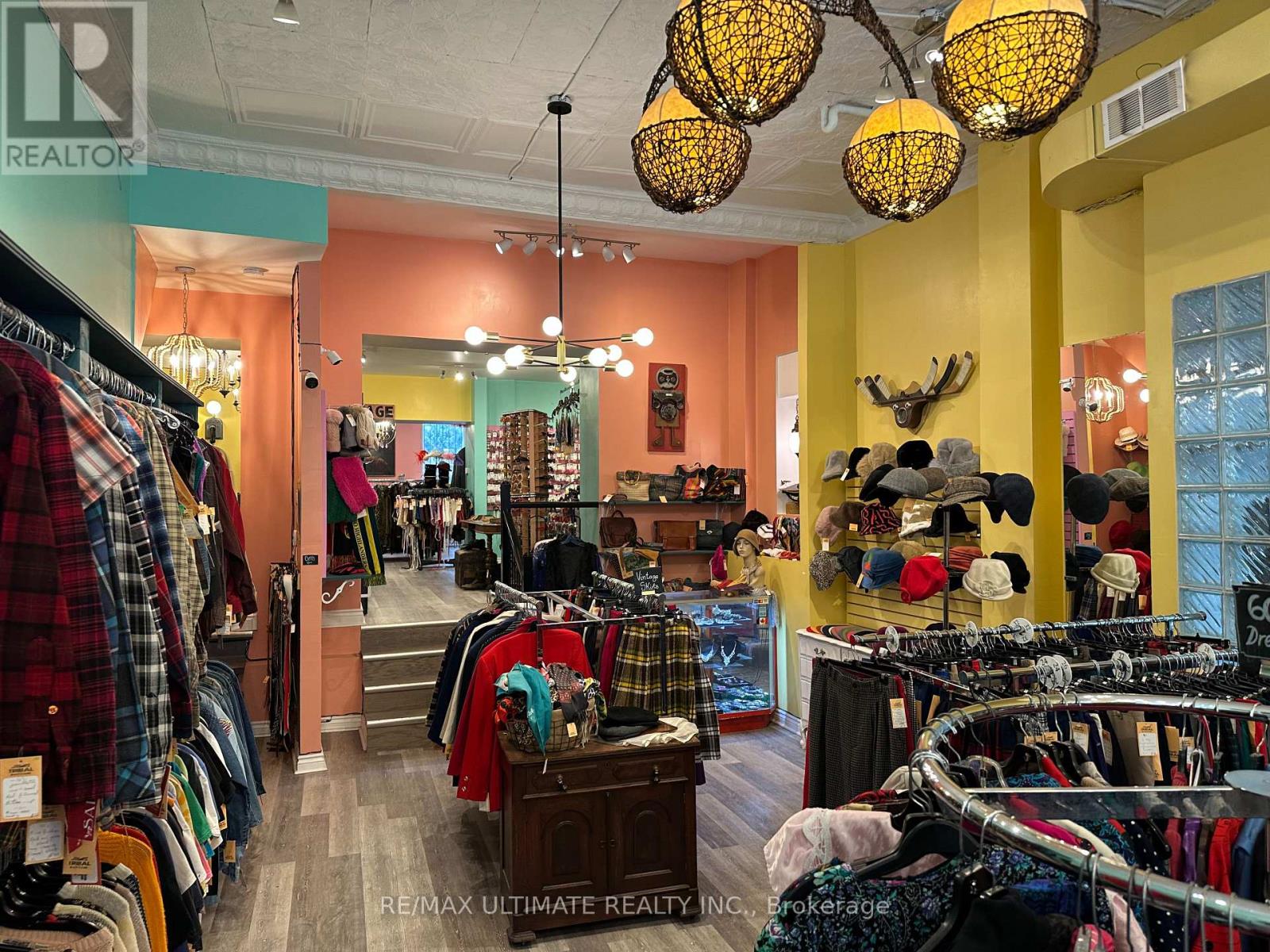 578 Dundas Street W, Toronto (Kensington-Chinatown), Ontario  M5T 1H5 - Photo 2 - C11949592