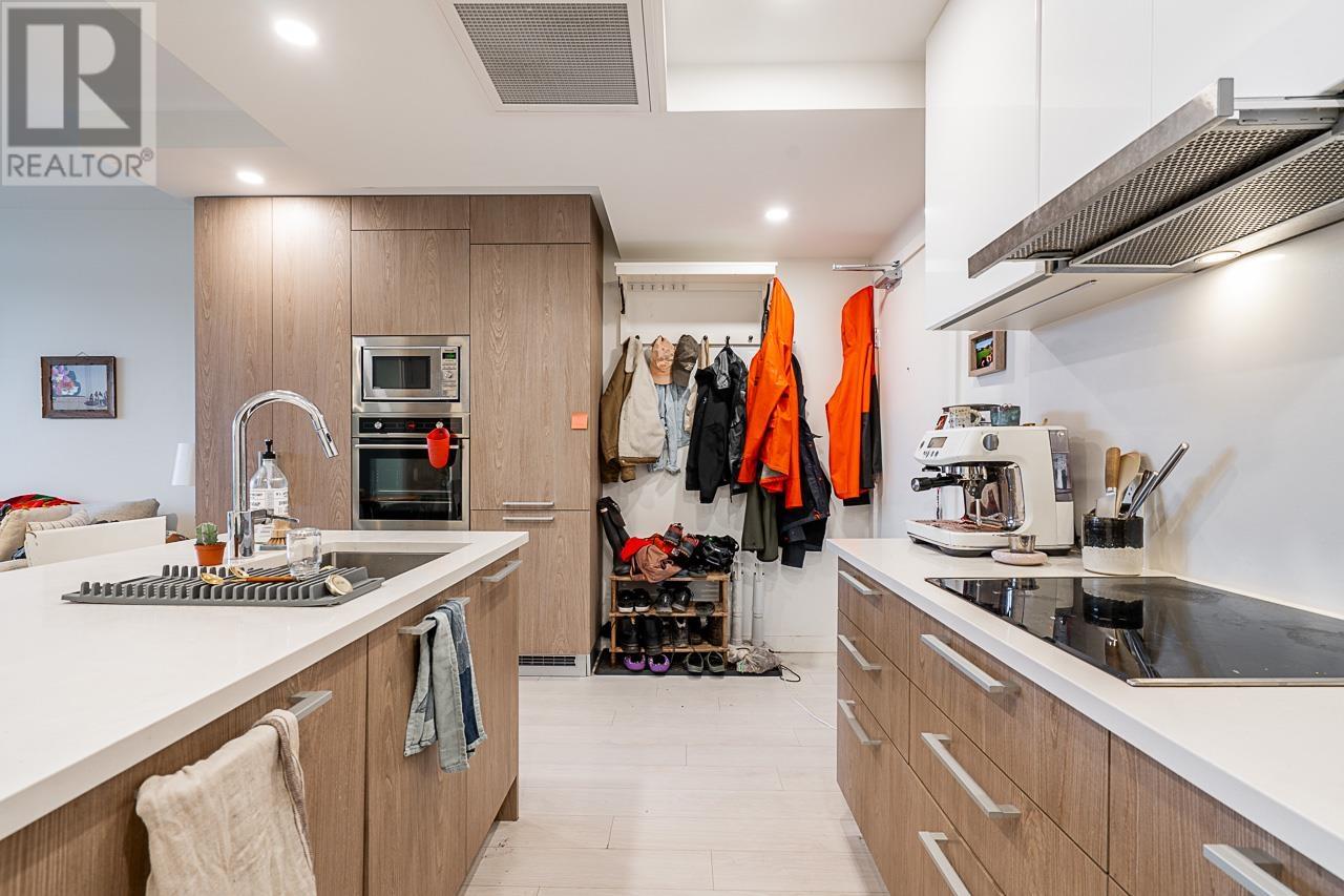 Listing Picture 11 of 20 : 1611 285 E 10TH AVENUE, Vancouver / 溫哥華 - 魯藝地產 Yvonne Lu Group - MLS Medallion Club Member