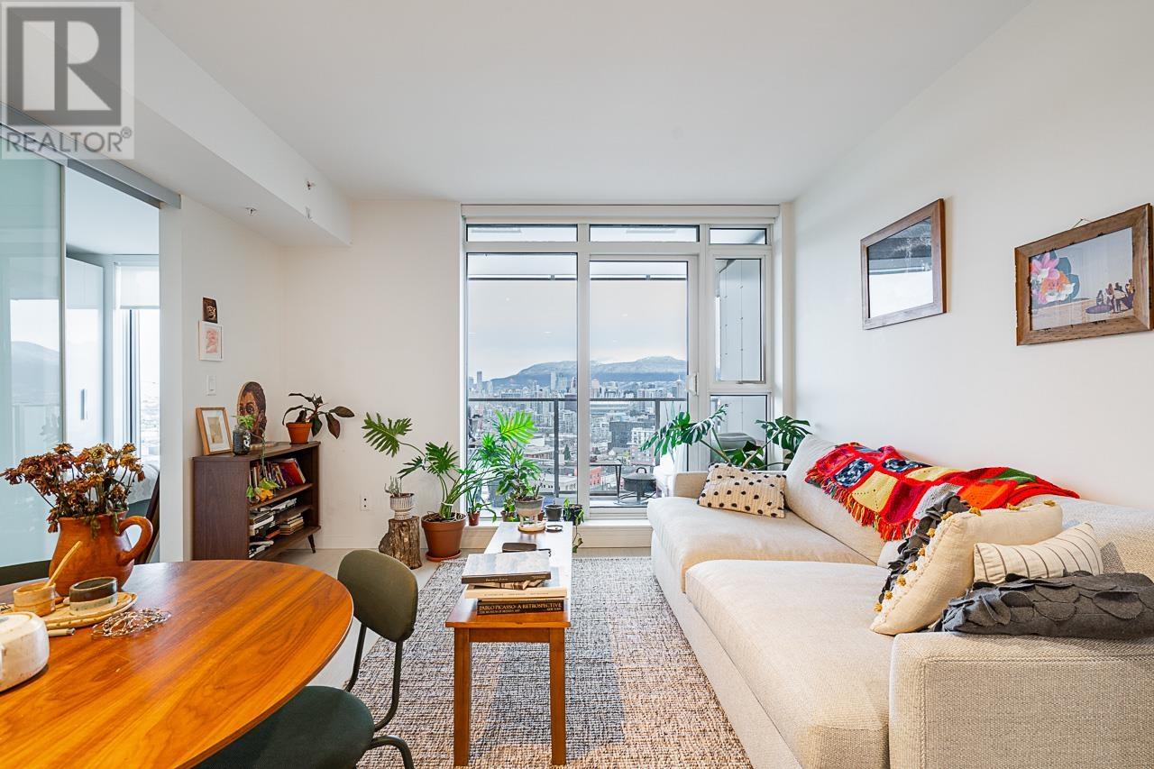 Listing Picture 14 of 20 : 1611 285 E 10TH AVENUE, Vancouver / 溫哥華 - 魯藝地產 Yvonne Lu Group - MLS Medallion Club Member