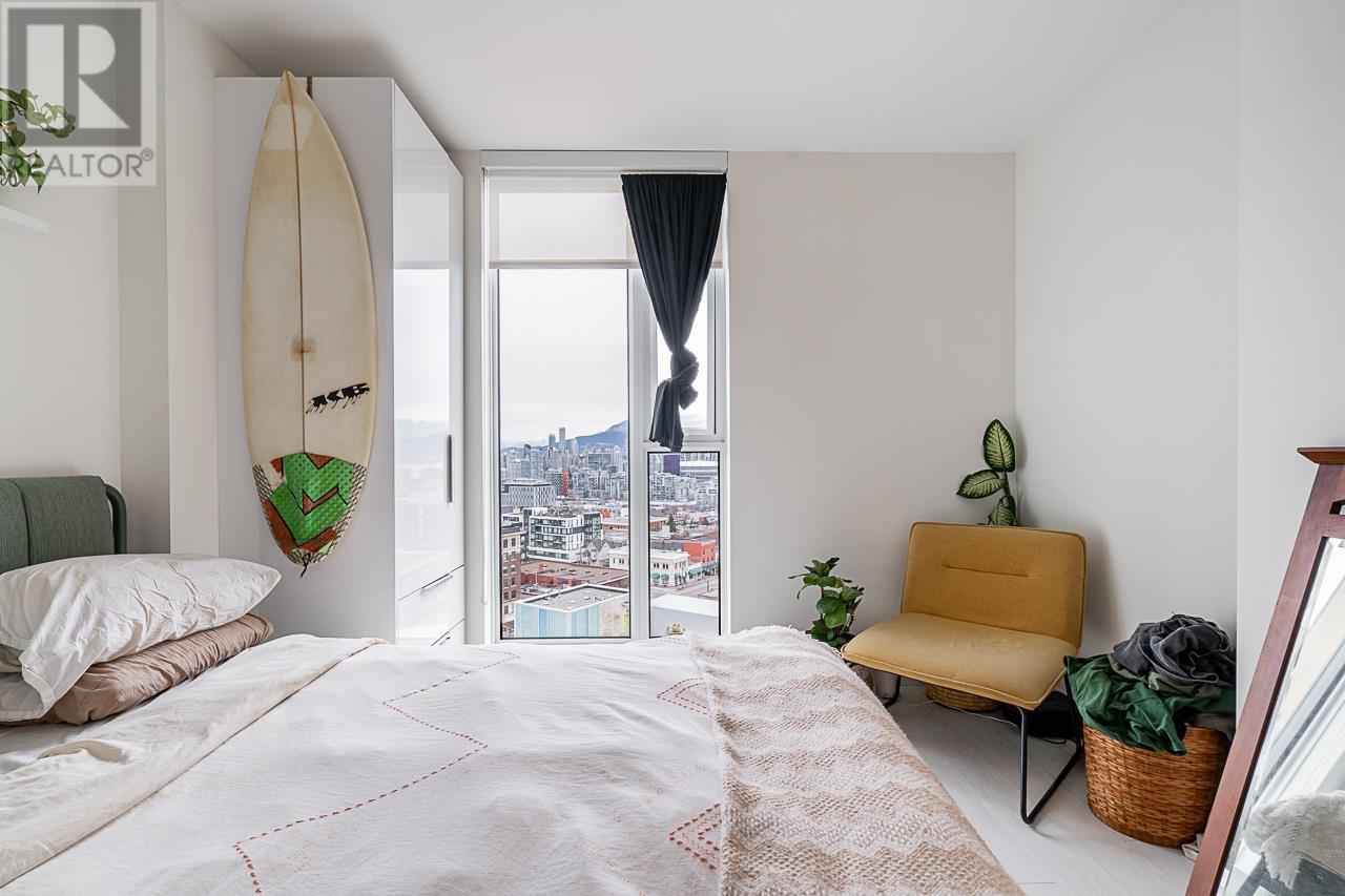 Listing Picture 17 of 20 : 1611 285 E 10TH AVENUE, Vancouver / 溫哥華 - 魯藝地產 Yvonne Lu Group - MLS Medallion Club Member