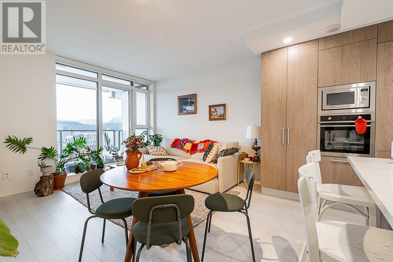 Listing Picture 9 of 20 : 1611 285 E 10TH AVENUE, Vancouver / 溫哥華 - 魯藝地產 Yvonne Lu Group - MLS Medallion Club Member