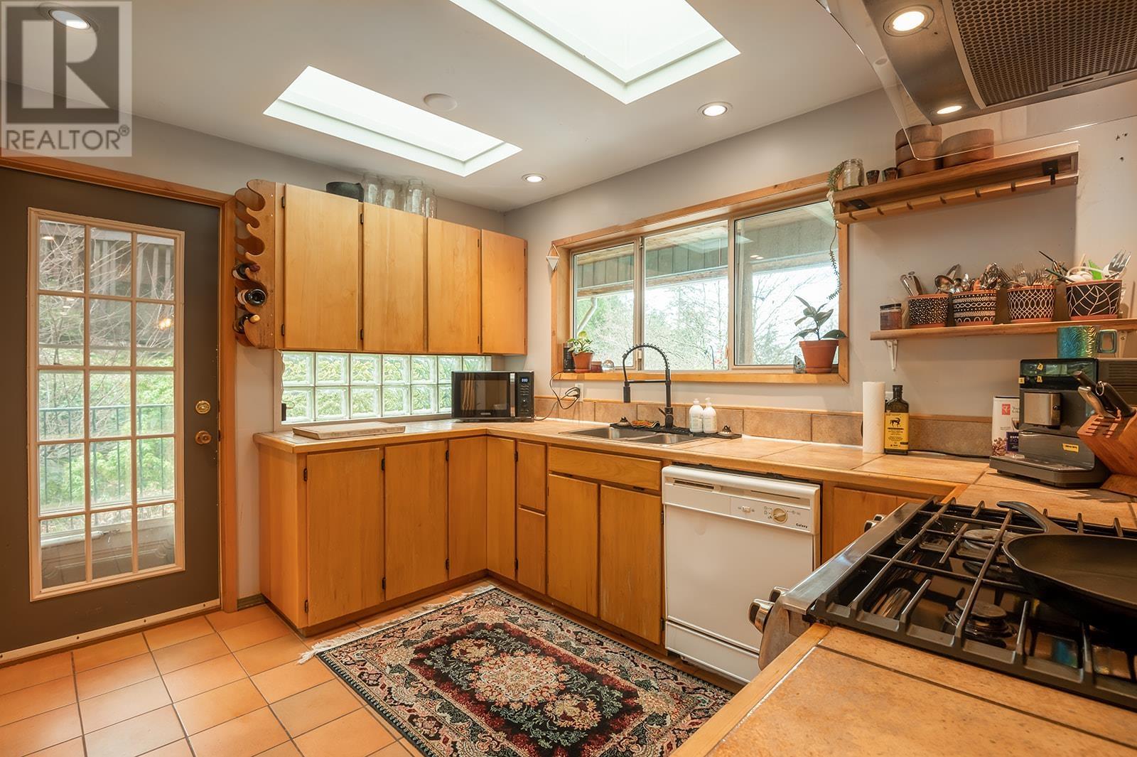 5220 Claydon Road, Garden Bay, British Columbia  V0N 1S1 - Photo 13 - R2962209
