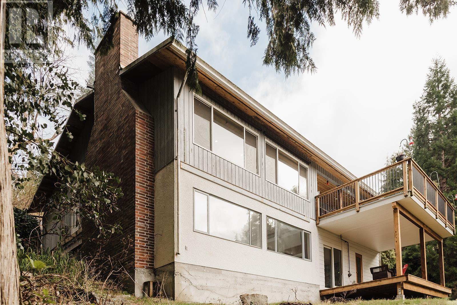 5220 Claydon Road, Garden Bay, British Columbia  V0N 1S1 - Photo 2 - R2962209