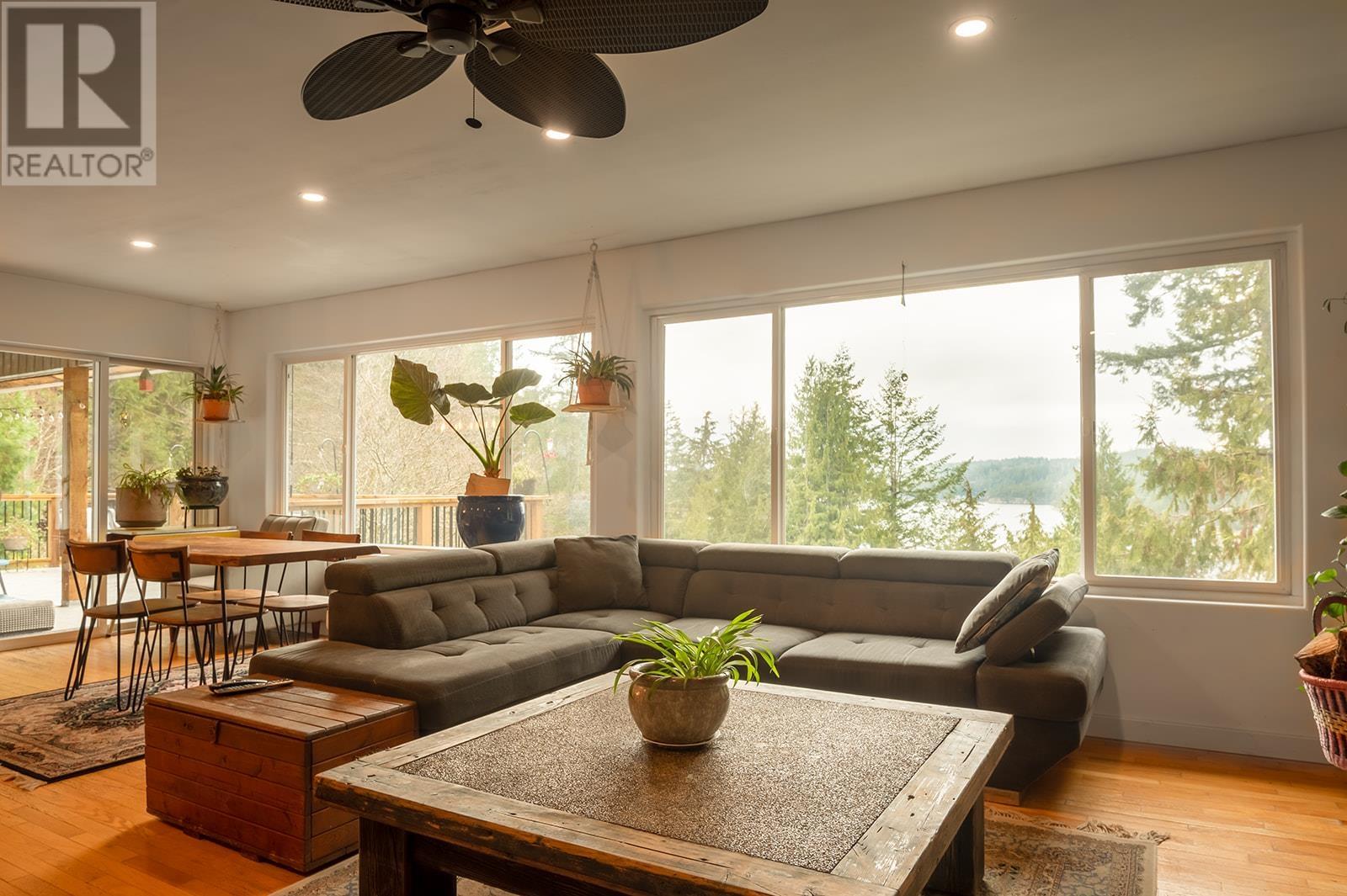 5220 Claydon Road, Garden Bay, British Columbia  V0N 1S1 - Photo 4 - R2962209