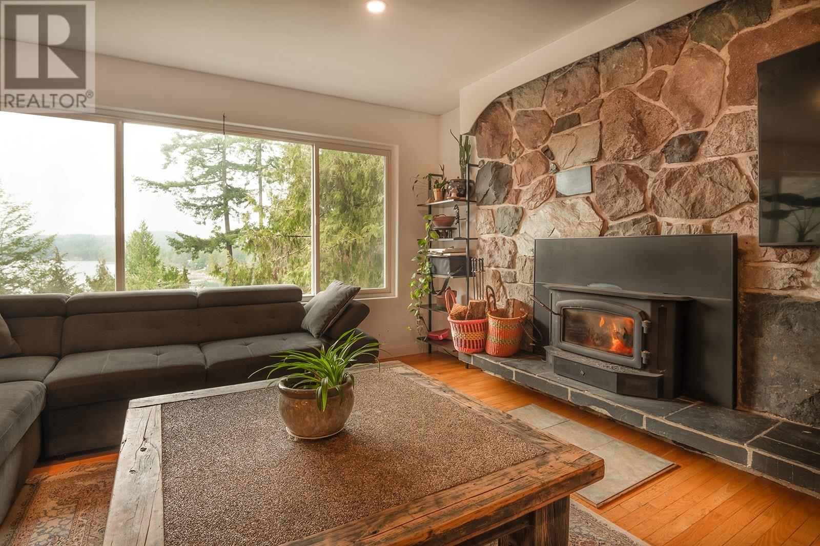 5220 Claydon Road, Garden Bay, British Columbia  V0N 1S1 - Photo 5 - R2962209