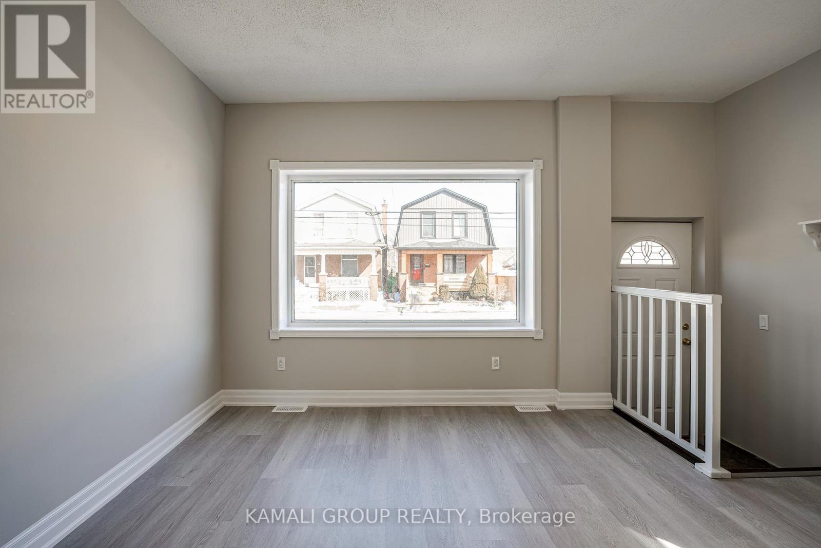 Main - 1164 Cannon Street E, Hamilton, Ontario  L8L 2K1 - Photo 5 - X11949603