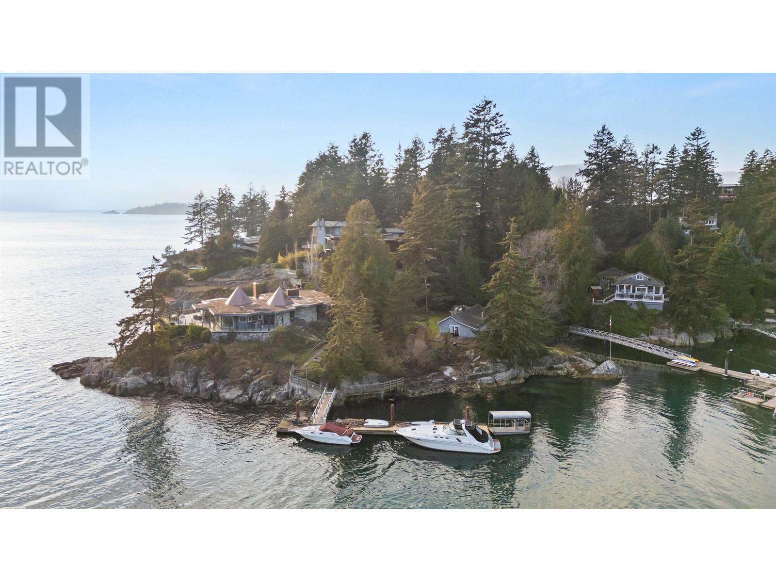 5802 Eagle Island, West Vancouver, British Columbia  V7W 1V5 - Photo 1 - R2959393