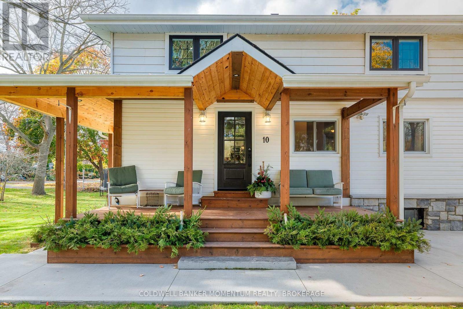 Property at 10 BETTS AVENUE image 2