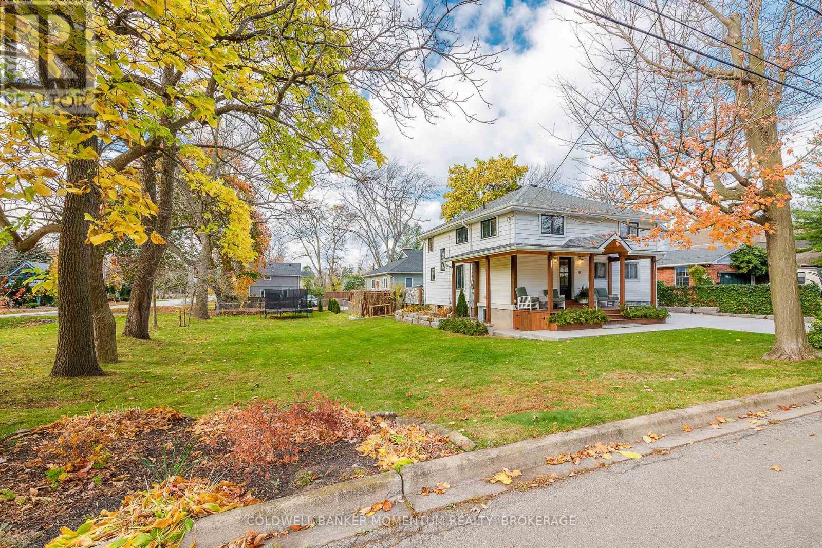 Property at 10 BETTS AVENUE image 3