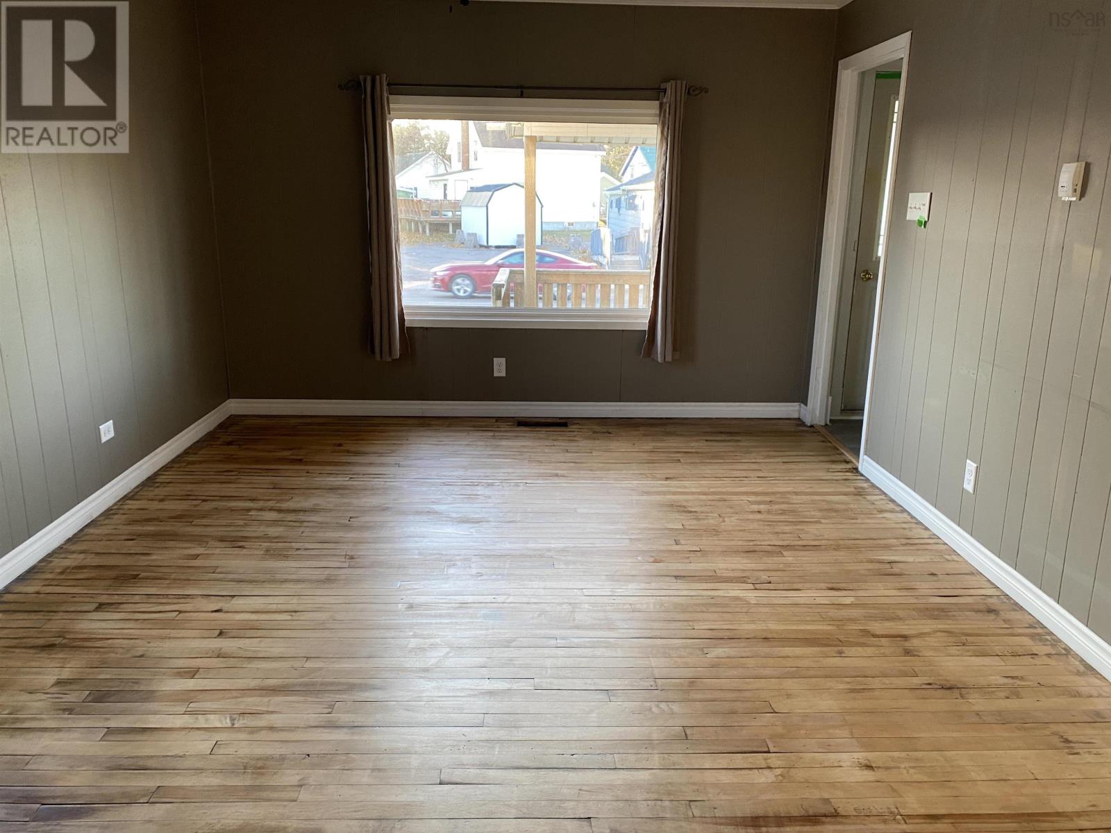 82 South Albion Street, Amherst, Nova Scotia  B4H 2W9 - Photo 6 - 202502057