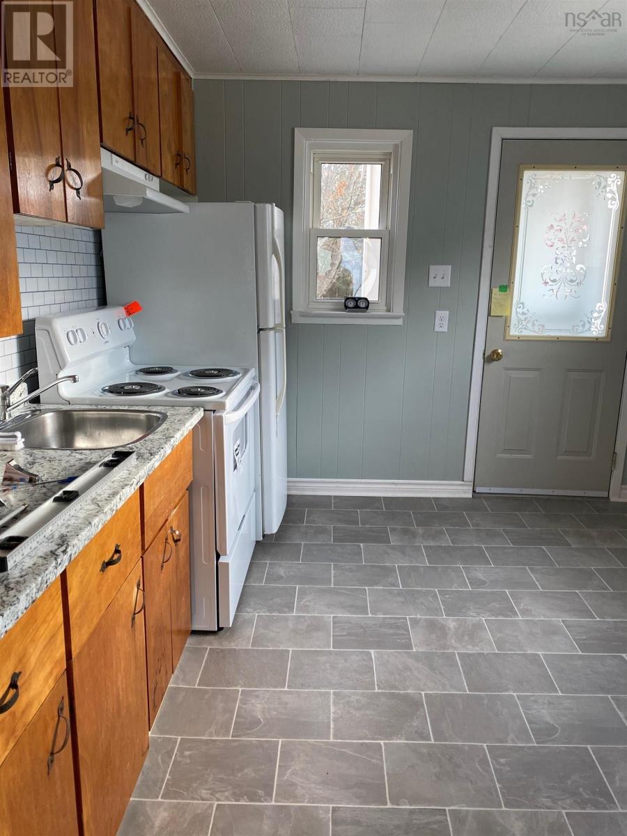 82 South Albion Street, Amherst, Nova Scotia  B4H 2W9 - Photo 8 - 202502057
