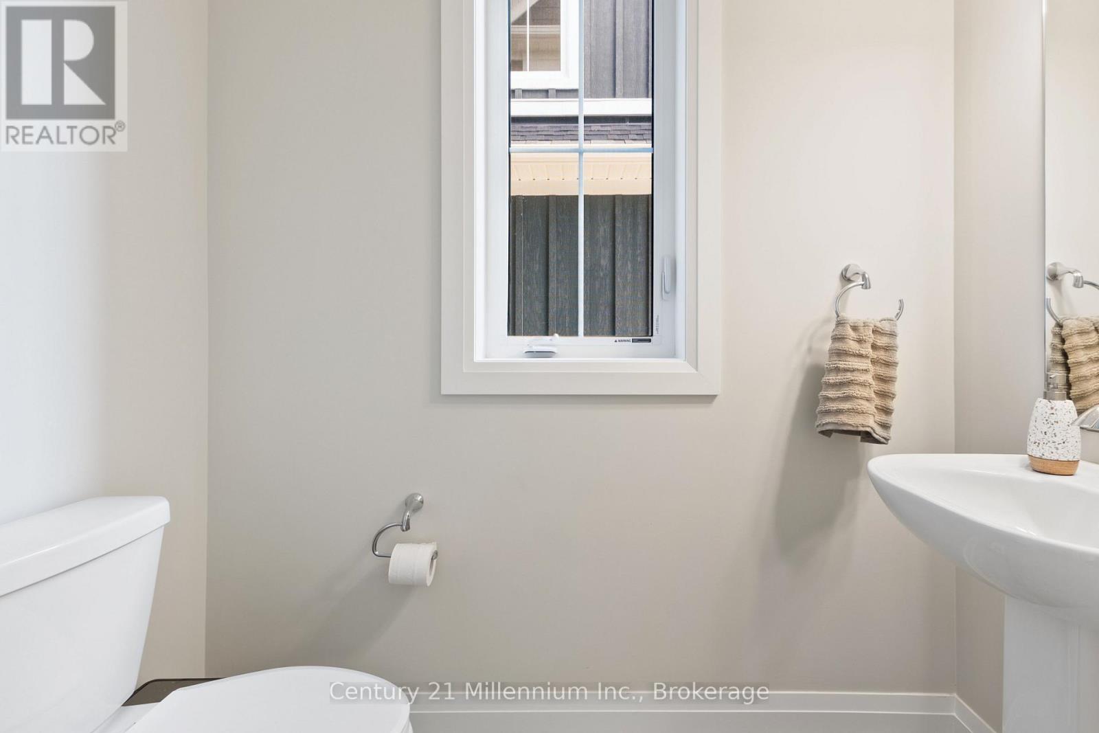 126 Courtland Street, Blue Mountains, Ontario  L9Y 5L8 - Photo 3 - X11949707