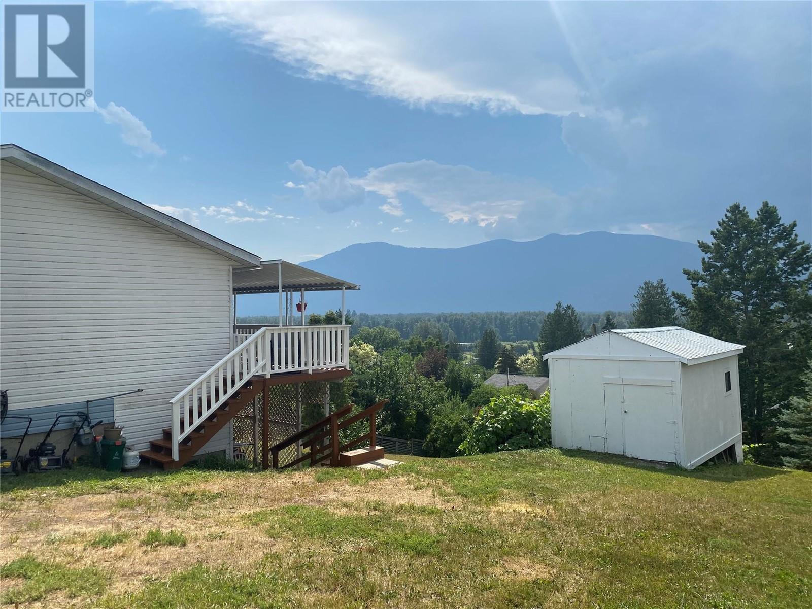 601 7th Avenue S, Creston, British Columbia V0B 1G3 - Photo 9 - 10334011