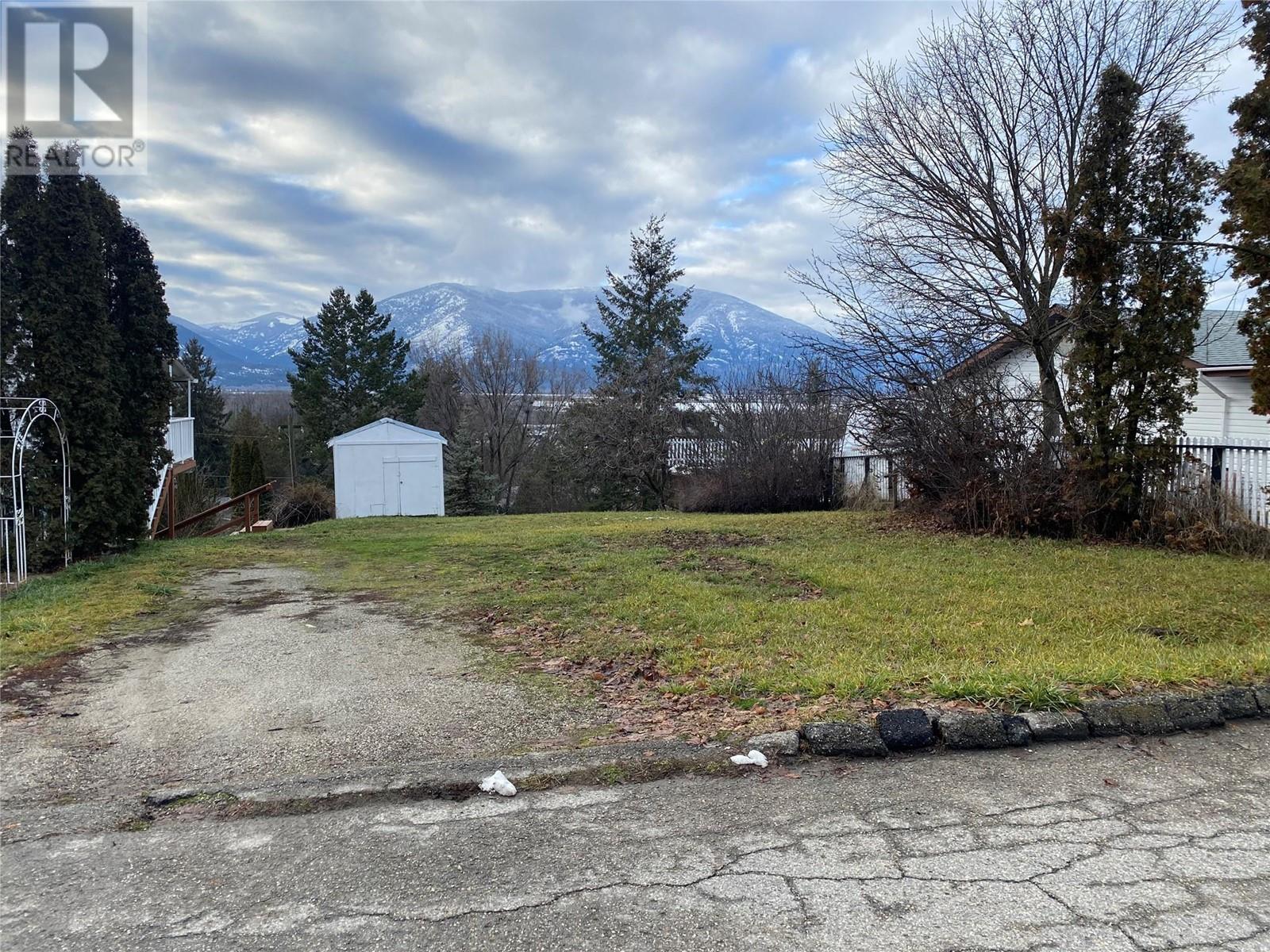 601 7th Avenue S, Creston, British Columbia V0B 1G3 - Photo 11 - 10334011