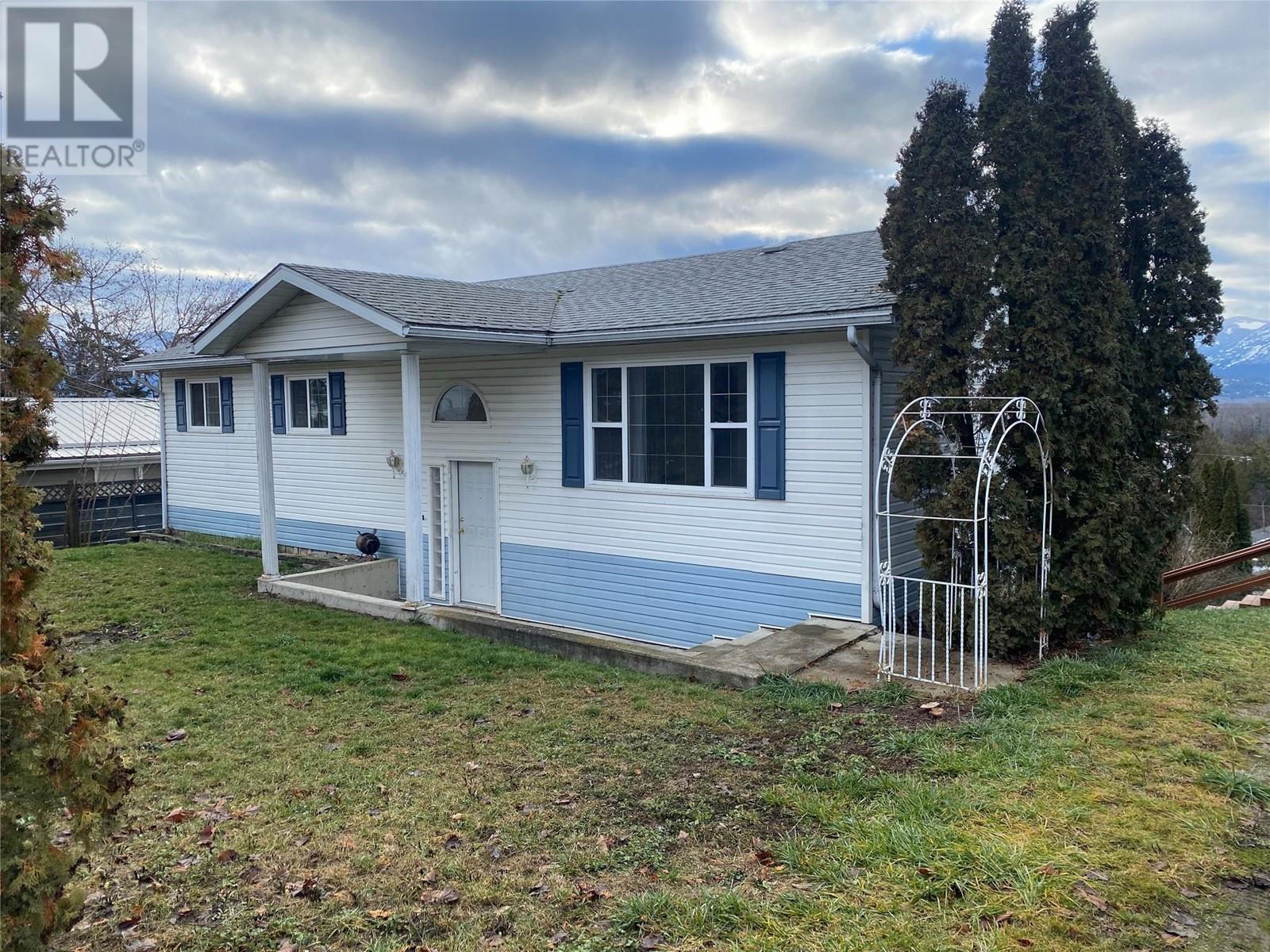 601 7th Avenue S, Creston, British Columbia V0B 1G3 - Photo 4 - 10334011