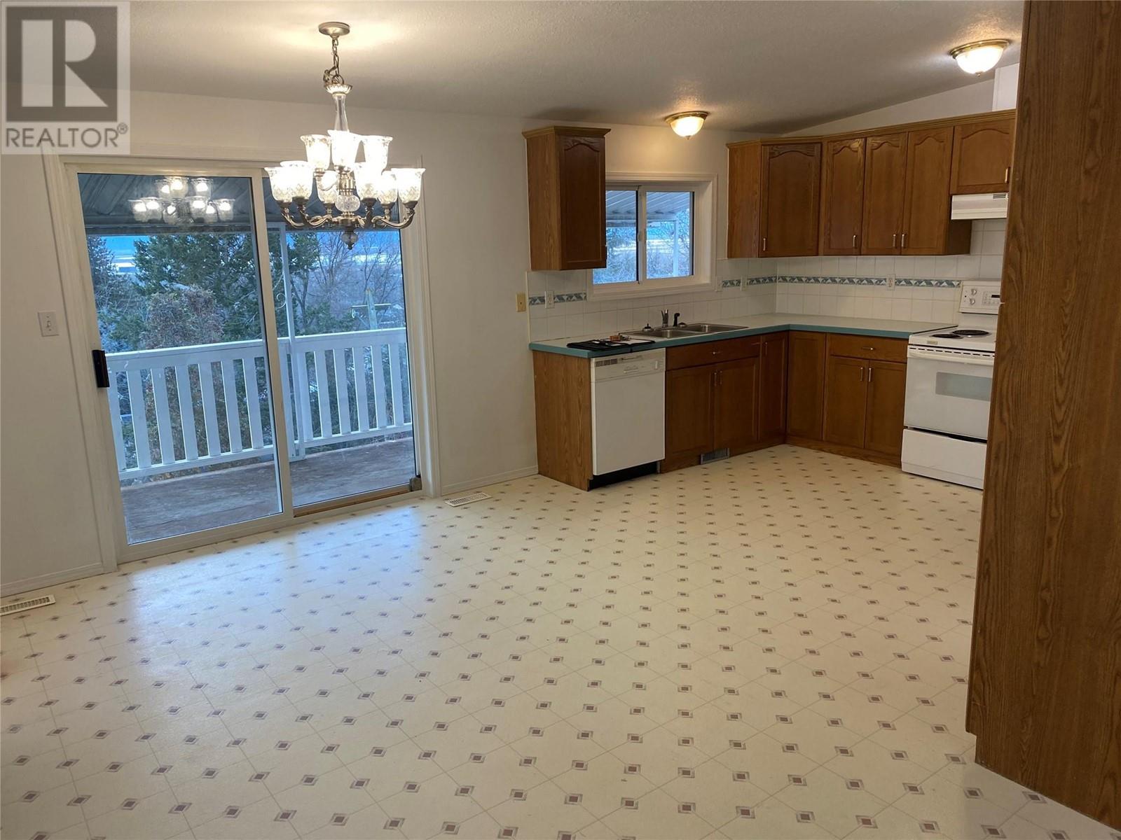 601 7th Avenue S, Creston, British Columbia V0B 1G3 - Photo 17 - 10334011