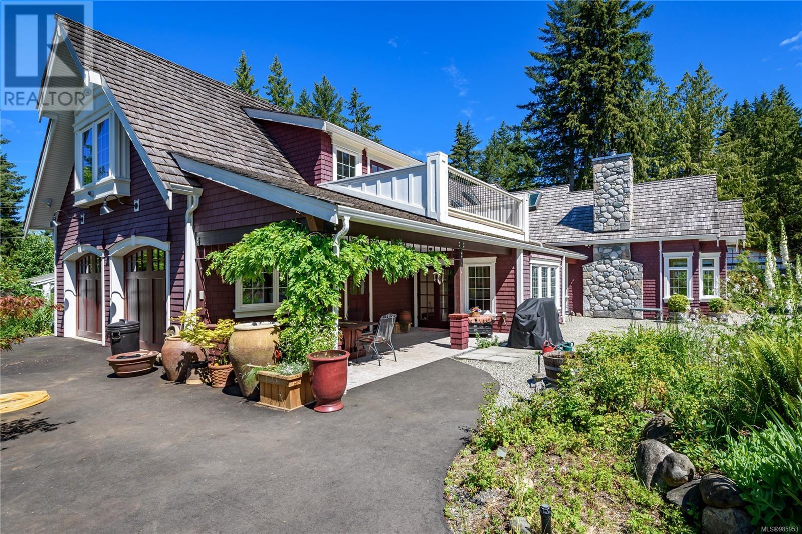 7679 Victor Lane, Fanny Bay, British Columbia  V0R 1W0 - Photo 2 - 985953