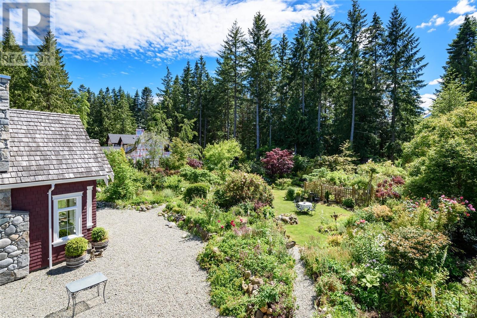 7679 Victor Lane, Fanny Bay, British Columbia  V0R 1W0 - Photo 21 - 985953