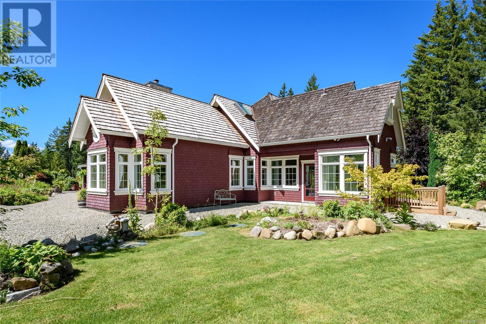 7679 Victor Lane, Fanny Bay, British Columbia  V0R 1W0 - Photo 3 - 985953