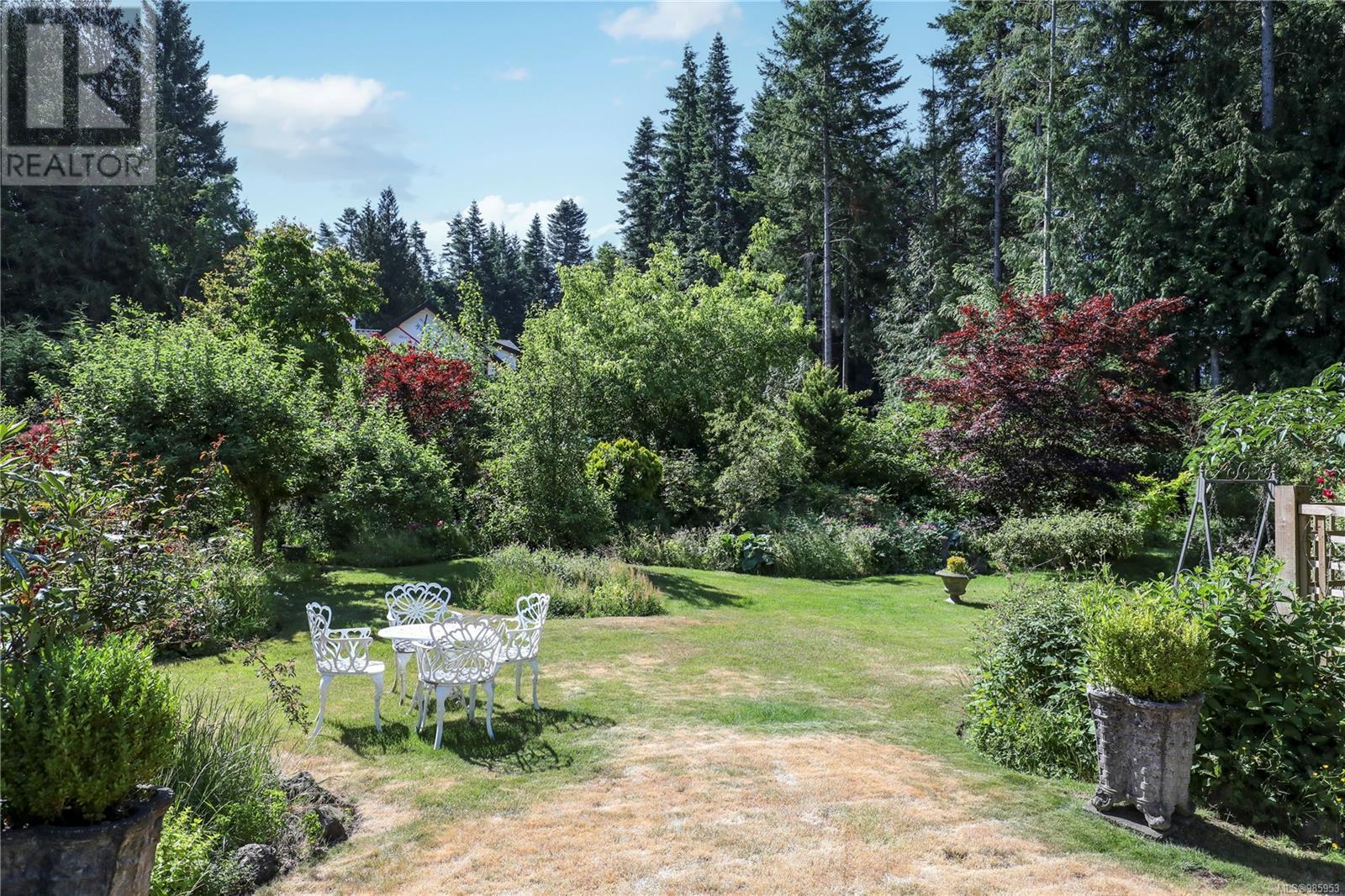 7679 Victor Lane, Fanny Bay, British Columbia  V0R 1W0 - Photo 32 - 985953