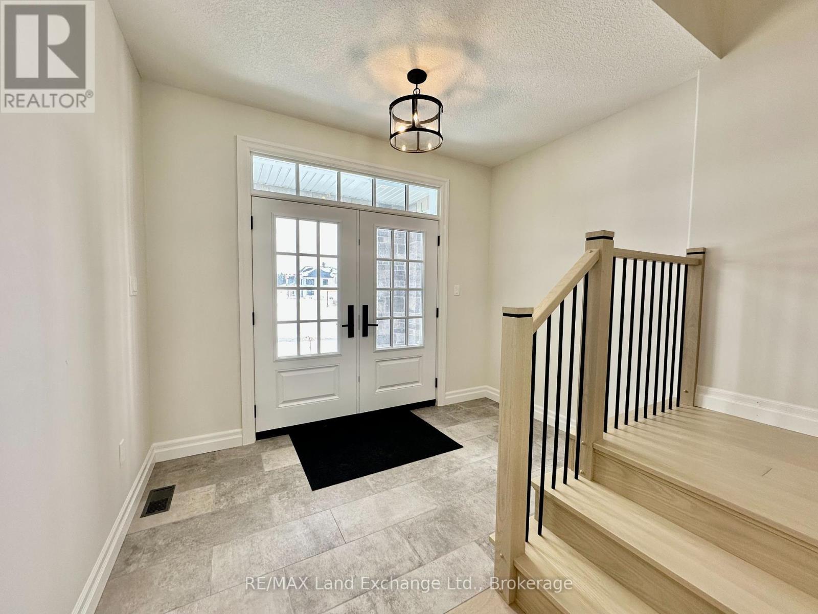 99 Inverness Street N, Kincardine, Ontario  N2Z 1J4 - Photo 2 - X11949831