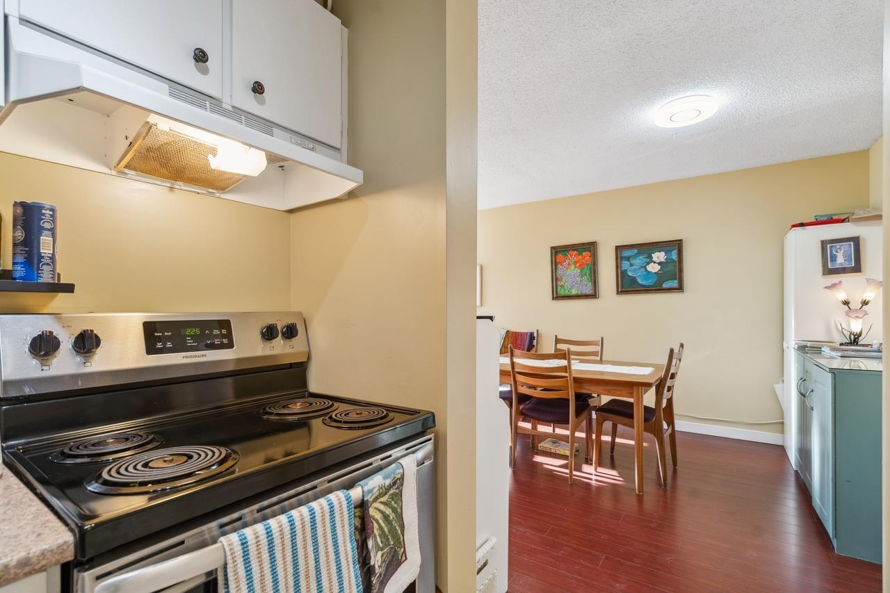 319 1850 E Southmere Crescent, Surrey, British Columbia  V4A 6Y6 - Photo 8 - R2962266