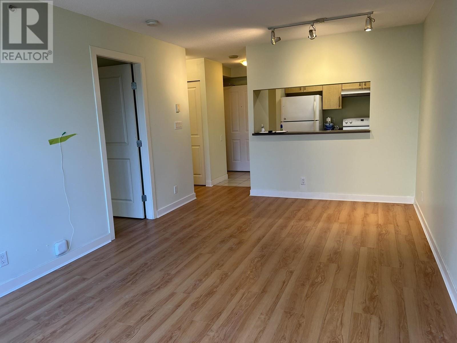 Property at 601 5380 OBEN STREET image 3