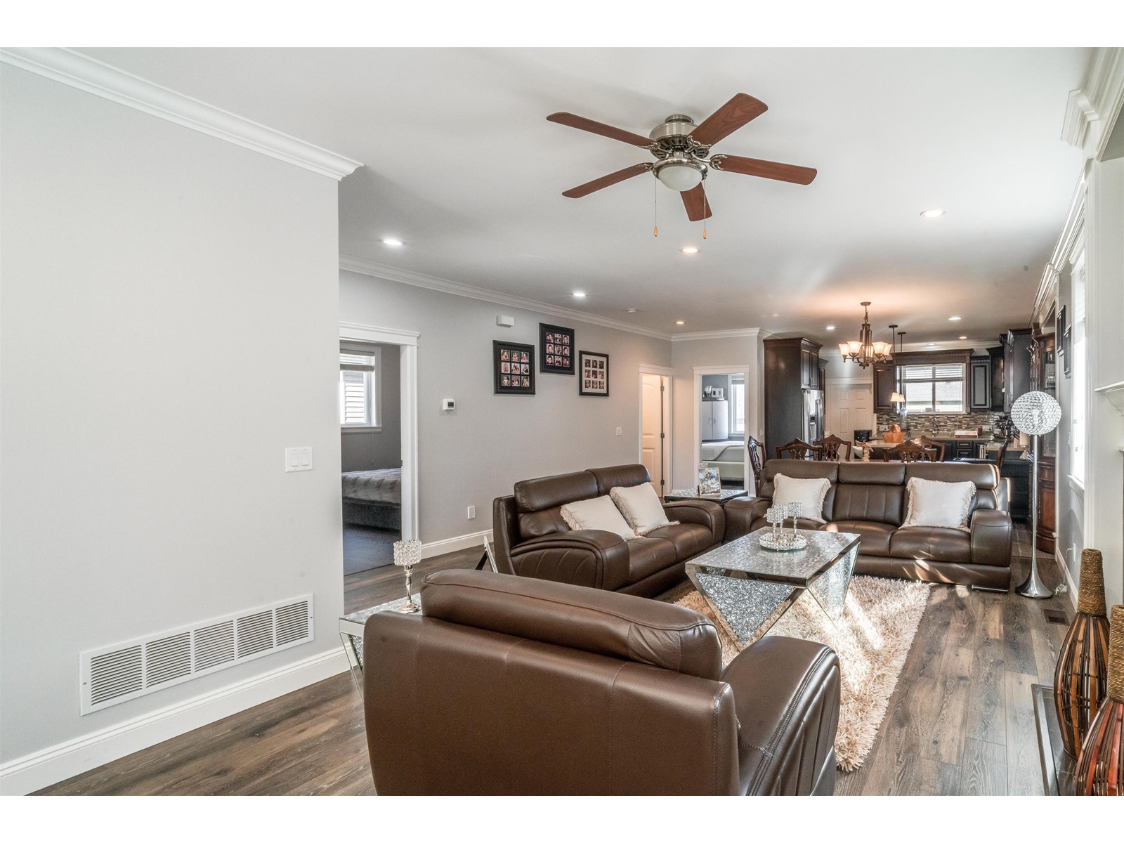 Property at 32921 TRENHOLM AVENUE image 3