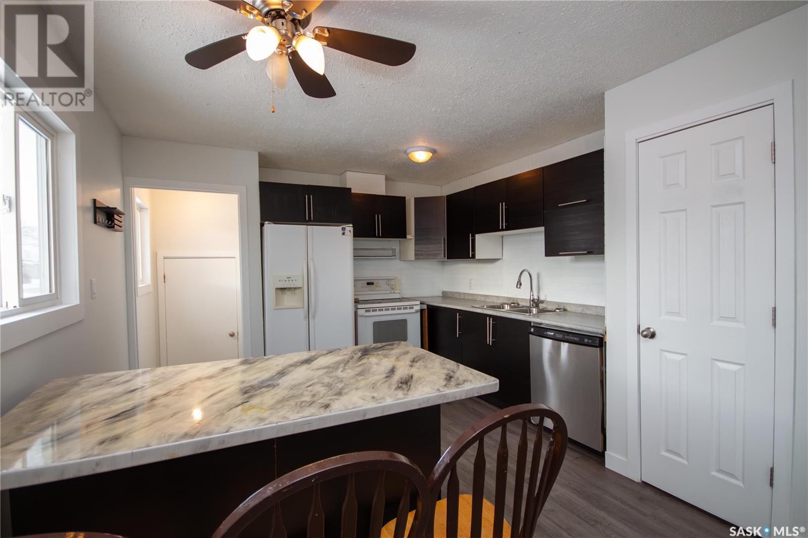 Property at 262 21st STREET W image 3