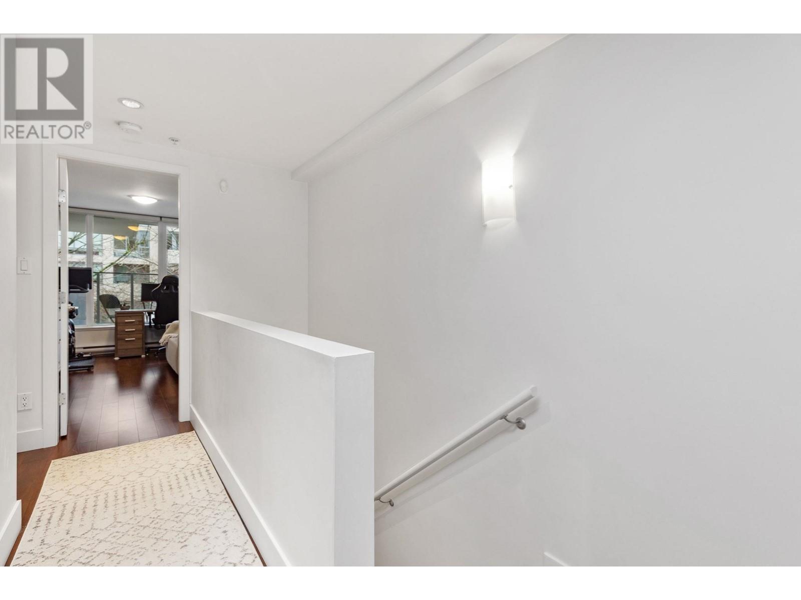 Listing Picture 14 of 27 : 1689 W 8TH AVENUE, Vancouver / 溫哥華 - 魯藝地產 Yvonne Lu Group - MLS Medallion Club Member