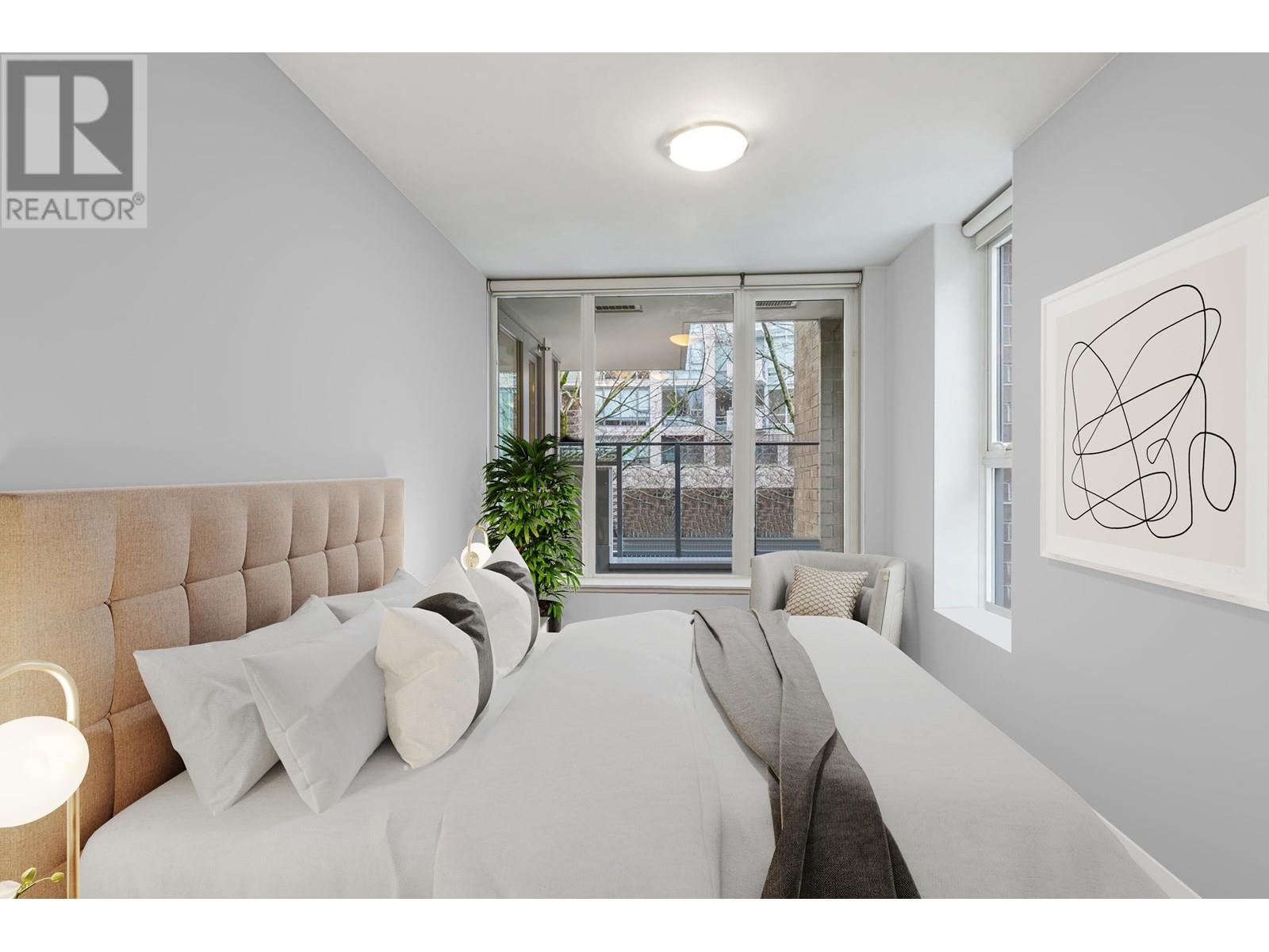 Listing Picture 19 of 27 : 1689 W 8TH AVENUE, Vancouver / 溫哥華 - 魯藝地產 Yvonne Lu Group - MLS Medallion Club Member