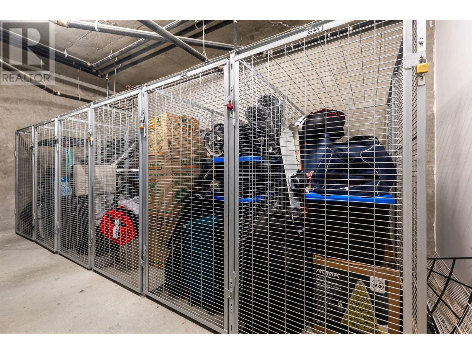 Listing Picture 25 of 27 : 1689 W 8TH AVENUE, Vancouver / 溫哥華 - 魯藝地產 Yvonne Lu Group - MLS Medallion Club Member