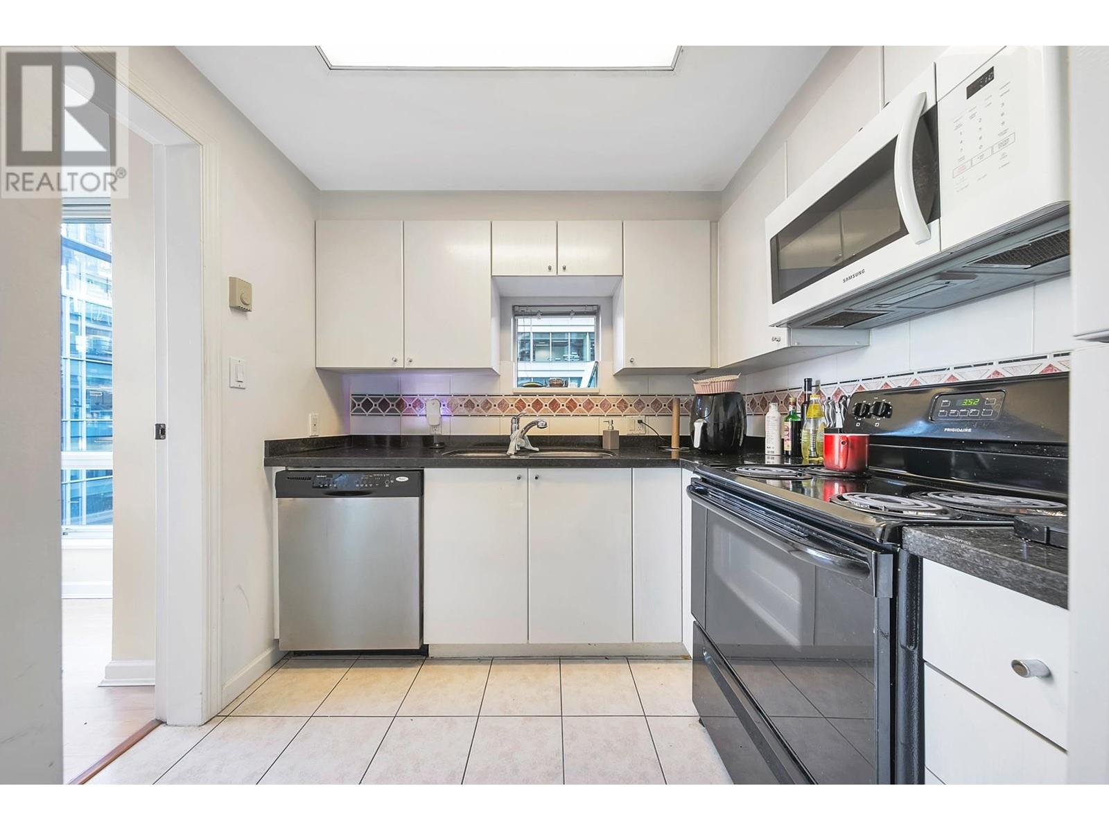 Listing Picture 12 of 40 : 1801 1166 MELVILLE STREET, Vancouver / 溫哥華 - 魯藝地產 Yvonne Lu Group - MLS Medallion Club Member