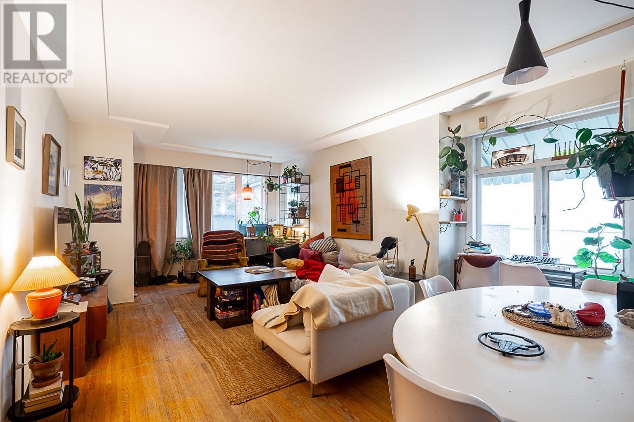 Listing Picture 3 of 22 : 3539 HULL STREET, Vancouver / 溫哥華 - 魯藝地產 Yvonne Lu Group - MLS Medallion Club Member