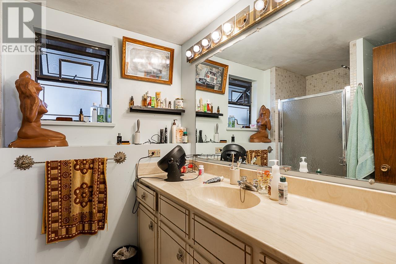 Listing Picture 13 of 22 : 3539 HULL STREET, Vancouver / 溫哥華 - 魯藝地產 Yvonne Lu Group - MLS Medallion Club Member