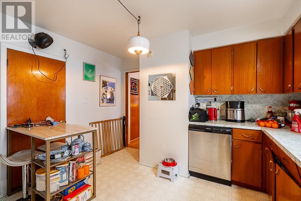 Listing Picture 6 of 22 : 3539 HULL STREET, Vancouver / 溫哥華 - 魯藝地產 Yvonne Lu Group - MLS Medallion Club Member