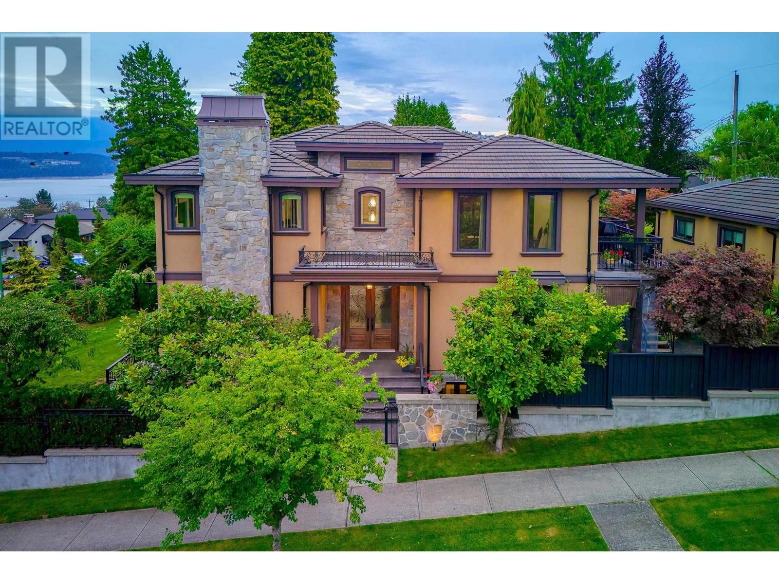 4006 Trinity Street, Burnaby, British Columbia  V5C 1N8 - Photo 1 - R2962203