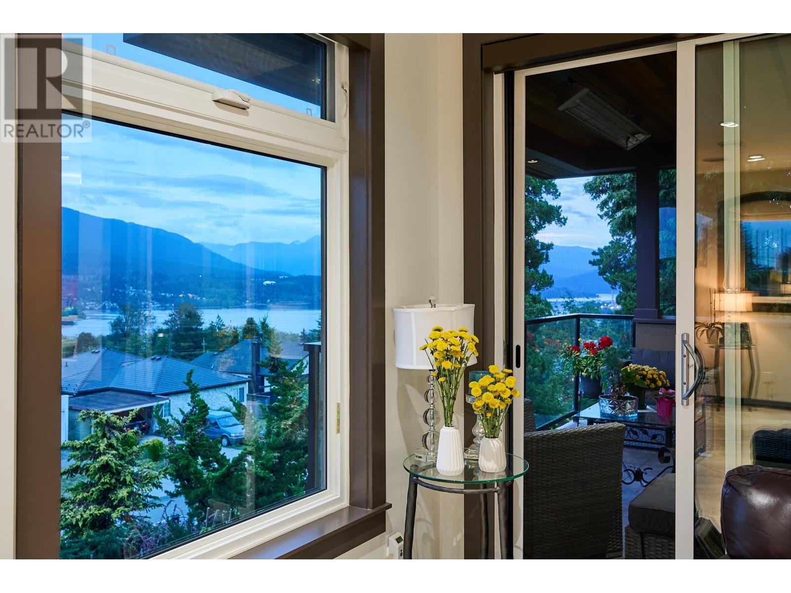 4006 Trinity Street, Burnaby, British Columbia  V5C 1N8 - Photo 10 - R2962203