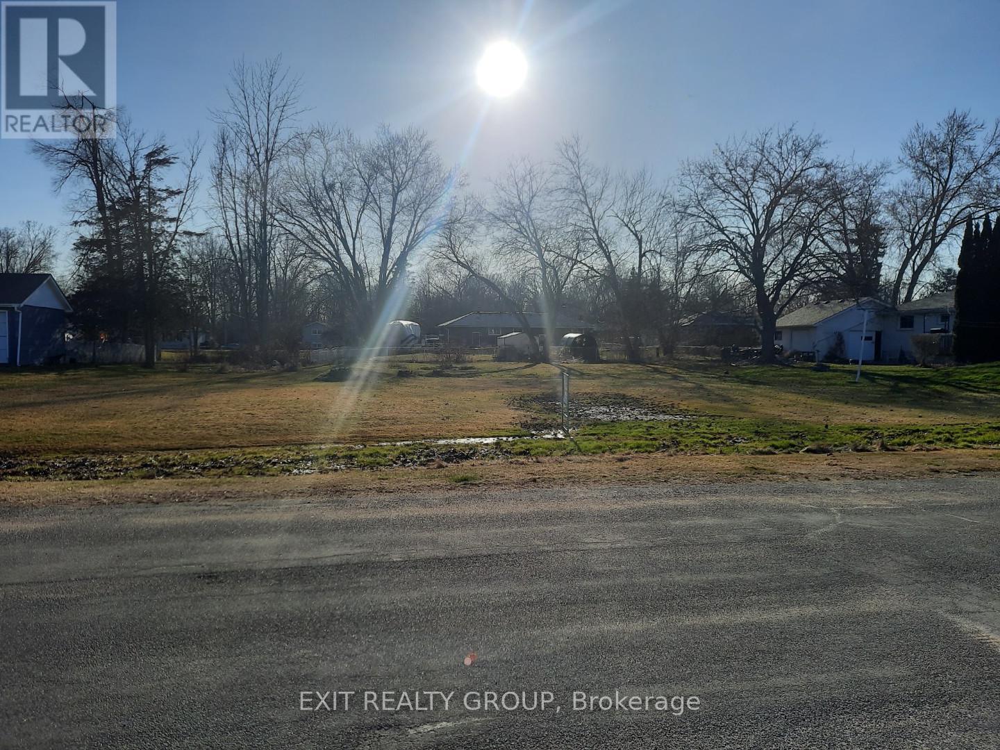 18 Alice Avenue, Quinte West (Sidney Ward), Ontario  K8V 5P5 - Photo 2 - X11950031