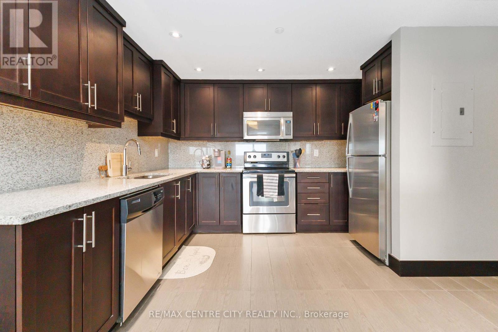 Property at 1218 - 1235 RICHMOND STREET W image 2
