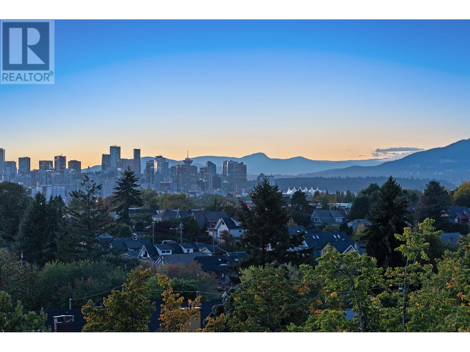 Listing Picture 14 of 40 : 2028 E 4TH AVENUE, Vancouver / 溫哥華 - 魯藝地產 Yvonne Lu Group - MLS Medallion Club Member